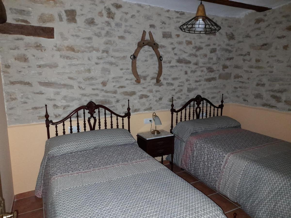 Hostal Ca Efren Castellfort Exterior foto